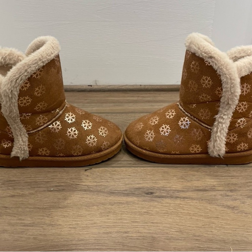 Olivia Miller Girl Faux Fur Brown Size 13 Snowflake Boots